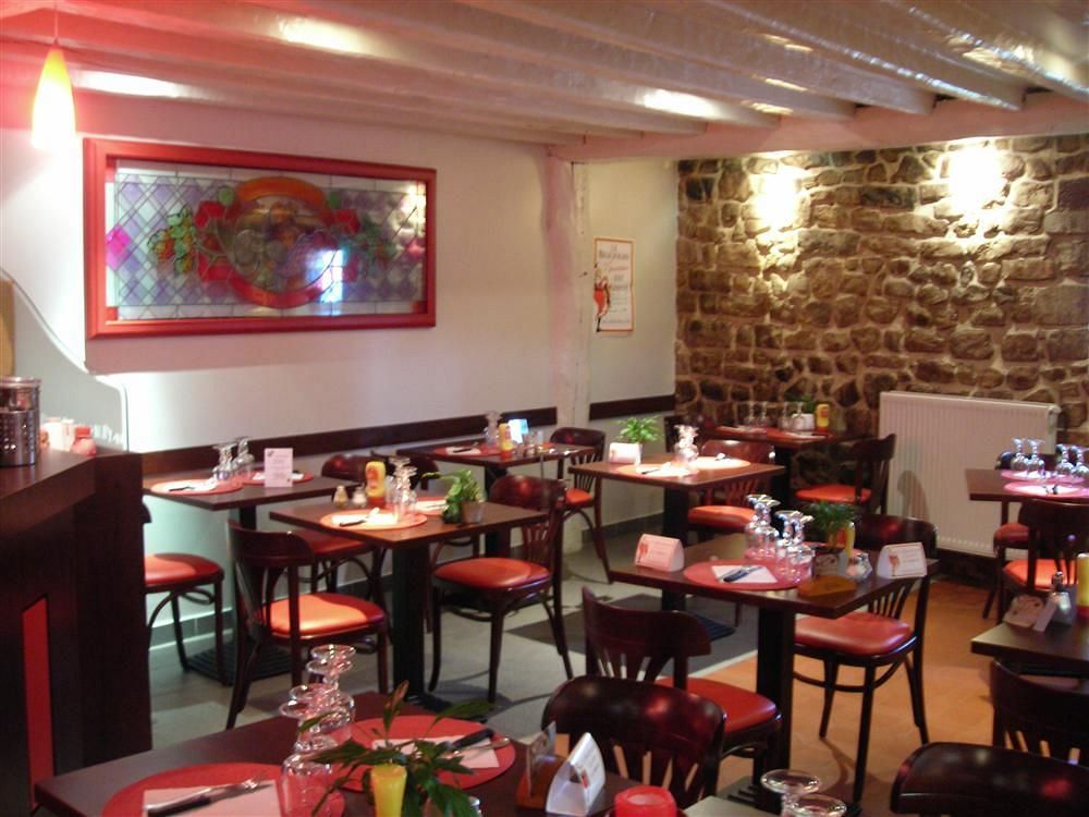 Logis Hotel De France Restaurant Grill Domfront  Exterior foto
