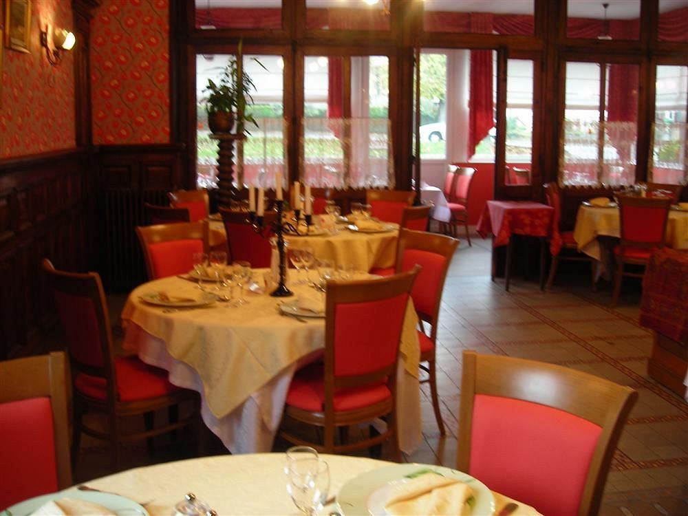 Logis Hotel De France Restaurant Grill Domfront  Exterior foto